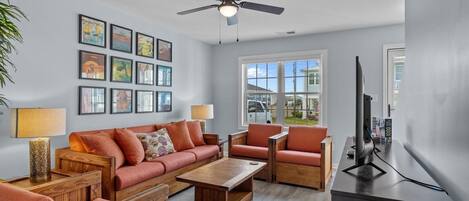Condo, 2 Bedrooms | Living area