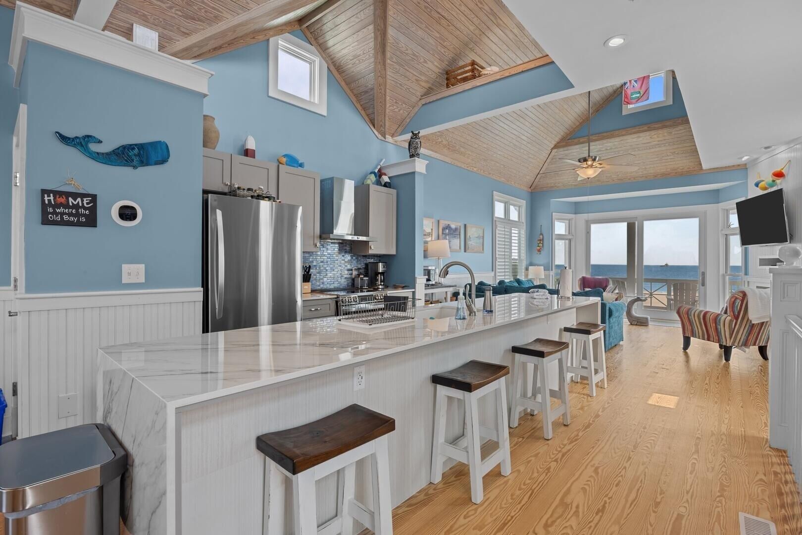 House, 5 Bedrooms | Private kitchen | Fridge, oven, coffee/tea maker, toaster