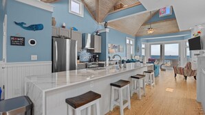 House, 5 Bedrooms | Private kitchen