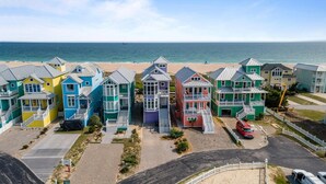 House, 5 Bedrooms | Exterior
