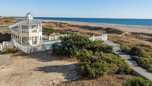 House, 5 Bedrooms | Beach