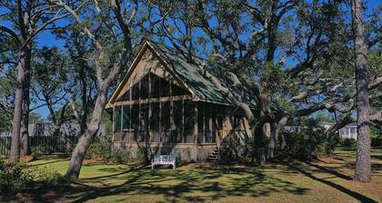 Core Sound Lodge 3 Bedroom Home by RedAwning