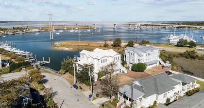 Bridgeview On Broad 1 Bedroom Home by RedAwning