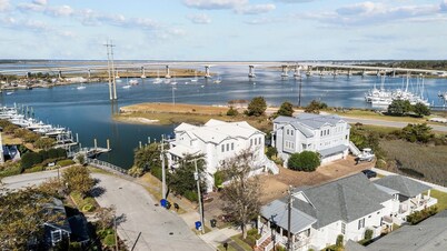 Bridgeview On Broad 1 Bedroom Home by RedAwning