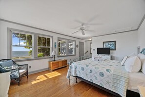 3 bedrooms, free WiFi - Whispering Oaks 3 Bedroom Home by RedAwning (Harkers Island)