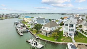 House, 4 Bedrooms | Marina