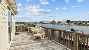 Rumah, 4 kamar tidur | Teras/patio