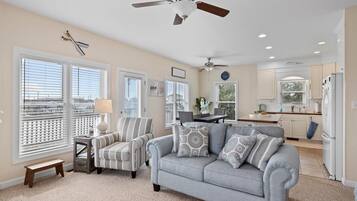 House, 4 Bedrooms | Living area