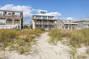 Exterior - Perkins Cottage 5 Bedroom Home by RedAwning (Atlantic Beach)