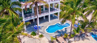 Wide Horizon oceanfront.  4 bedroom, 4 ½ bath,  kayaks, pool + observation deck.