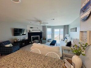 Smart TV, books, stereo