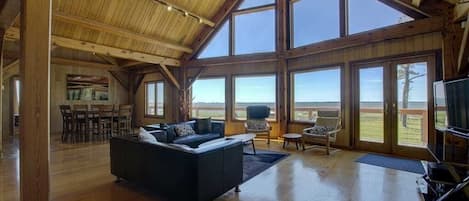 House, 3 Bedrooms | Living area