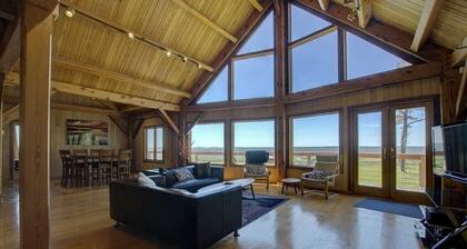 Nautical Getaway 3 Bedroom Home by RedAwning