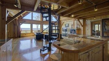 House, 3 Bedrooms | Interior