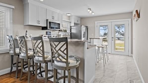 Unclassified image, 3 of 44, button - Mi Faro 2 Bedroom Duplex by RedAwning (Harkers Island)