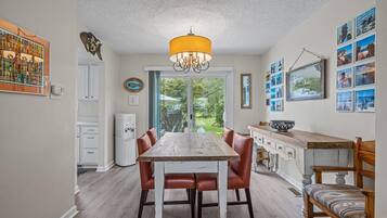 House, 3 Bedrooms | Dining