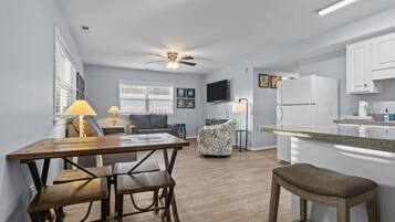 Condo, 2 Bedrooms | Living area