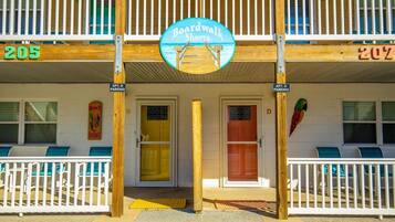 Condo, 2 Bedrooms | Exterior detail