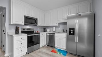 Condo, 2 Bedrooms | Private kitchen | Fridge, oven, coffee/tea maker, toaster