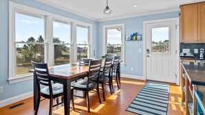 House, 4 Bedrooms | Dining