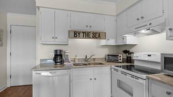 Kondominium, 2 kamar tidur | Dapur pribadi | Lemari es, oven, mesin pembuat kopi/teh, dan pemanggang roti