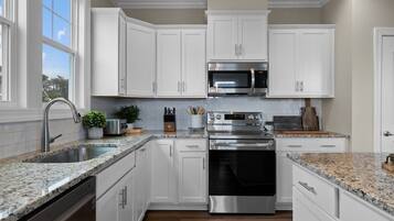 Rumah, 4 kamar tidur | Dapur pribadi | Lemari es, oven, mesin pembuat kopi/teh, dan pemanggang roti