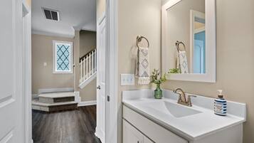 Rumah, 4 kamar tidur | Kamar mandi | Handuk