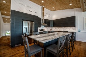 Private kitchen - Oceans 6 4 Bedroom Condo by RedAwning (Atlantic Beach)