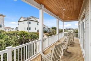Property grounds - Once Upon A Tide 4 Bedroom Home by RedAwning (Atlantic Beach)