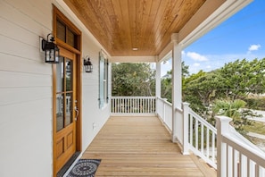 House, 4 Bedrooms | Terrace/patio