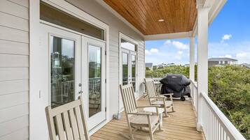 House, 4 Bedrooms | Property grounds