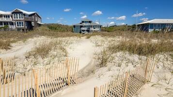 House, 6 Bedrooms | Property grounds