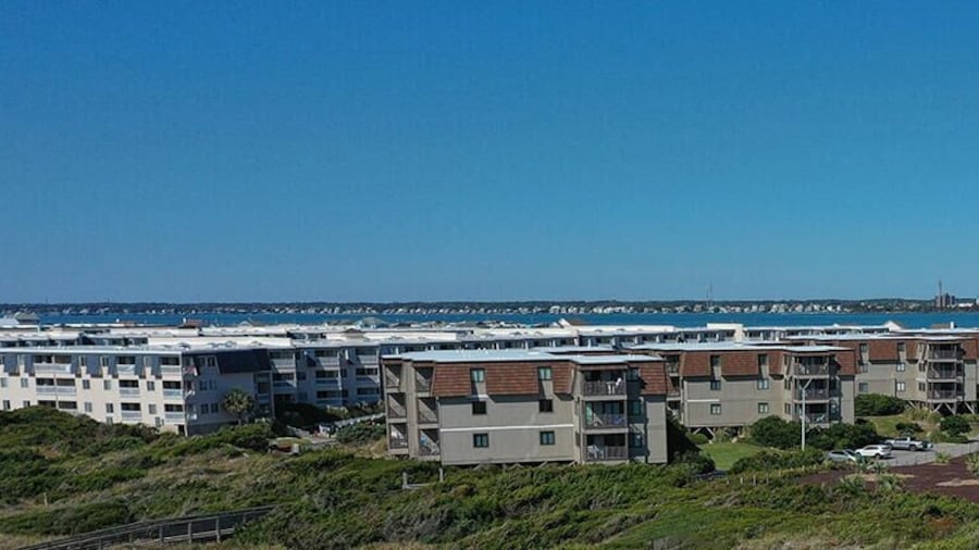 Southwinds J6 2 Bedroom Condo by RedAwning