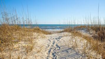 House, 4 Bedrooms | Beach