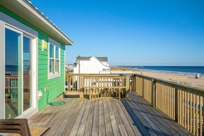 House, 4 Bedrooms | Terrace/patio