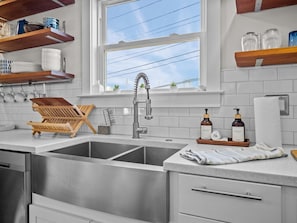 Hus, 3 soverom | Eget kjøkken | Kjøleskap, ovn, kaffetrakter/tekoker og brødrister