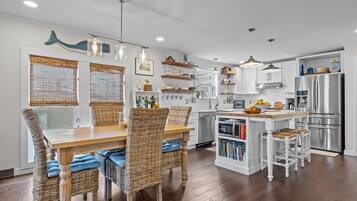 House, 3 Bedrooms | Dining