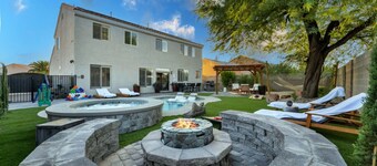 Buddha Estate#4 - Great neighborhood, Sparkling pool and Hot tub, EV Charger, Games