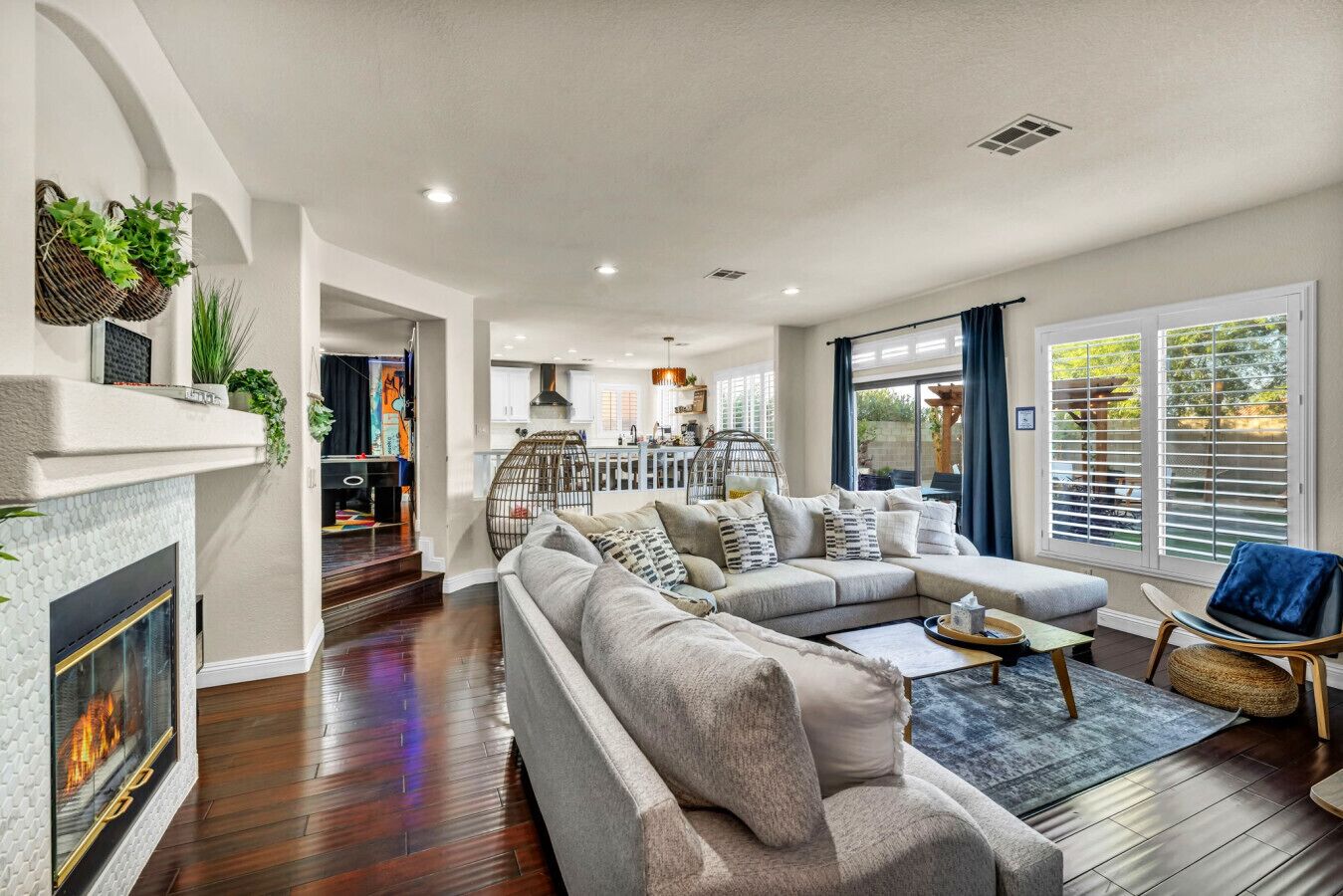 Smart TV, fireplace, video game console, DVD player