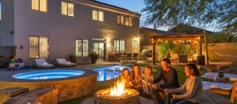 Vegas 6BR Dream Paradise: Pool, Hot Tub & Games