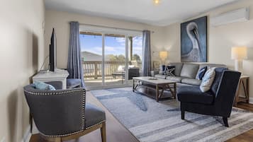 Townhome, 2 Bedrooms | Living area