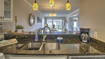 Kondominium, 2 kamar tidur | Dapur pribadi | Lemari es, oven, mesin pembuat kopi/teh, dan pemanggang roti