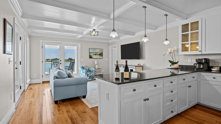 Creek Watch 4 Bedroom Home by RedAwning