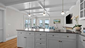 House, 4 Bedrooms | Interior