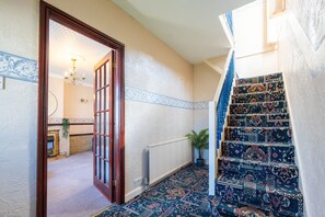 Hallway - Melrose 1 (Lancaster)