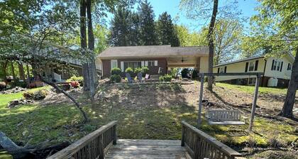 Lakefront Home / 2Bd 1 Ba / Boat Dock