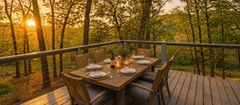 Hot Tub · Trail to Lake · Sleeps 15 · Pets OK
