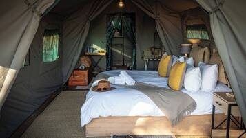 1 bedroom, bed sheets