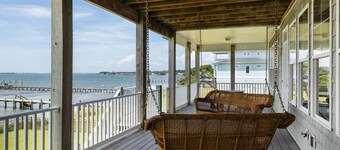 Dolphin Lookout 4 Bedroom Home by RedAwning
