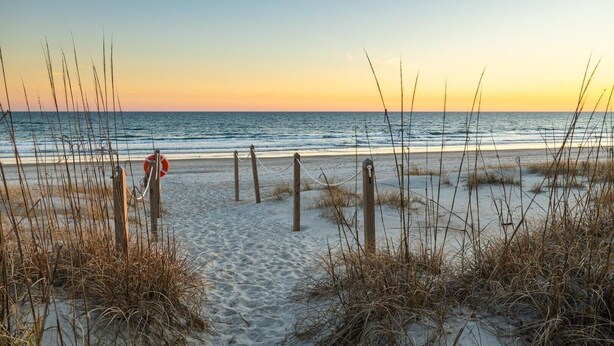 House, 4 Bedrooms | Beach